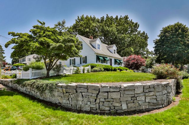 15 Hooker Street, Nashua, NH 03064