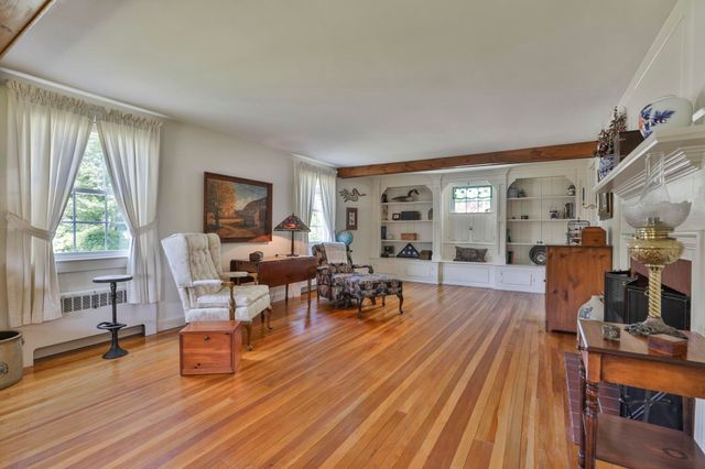 15 Hooker Street, Nashua, NH 03064
