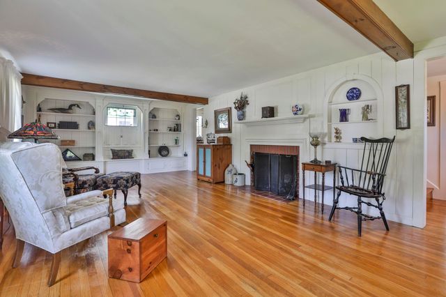 15 Hooker Street, Nashua, NH 03064