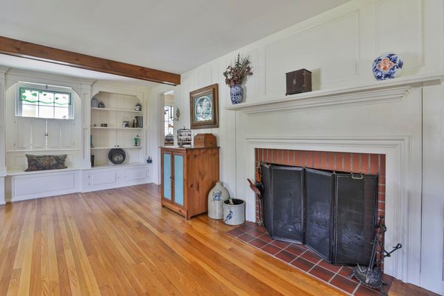 15 Hooker Street, Nashua, NH 03064