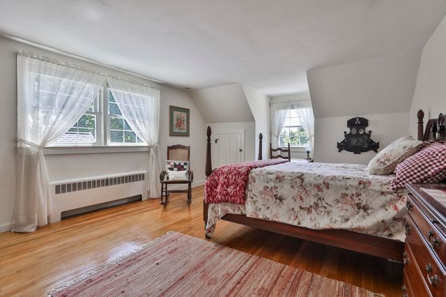 15 Hooker Street, Nashua, NH 03064