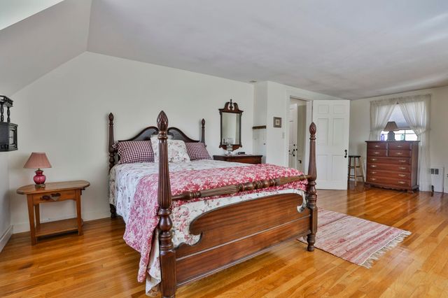 15 Hooker Street, Nashua, NH 03064