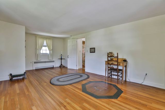 15 Hooker Street, Nashua, NH 03064
