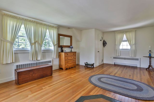 15 Hooker Street, Nashua, NH 03064