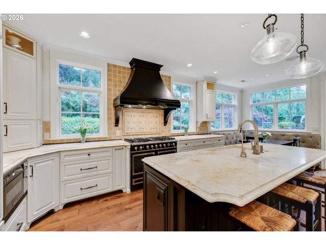 1011 TROON Rd, Lake Oswego, OR 97034