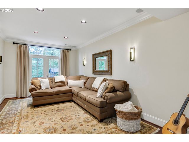 1011 TROON Rd, Lake Oswego, OR 97034