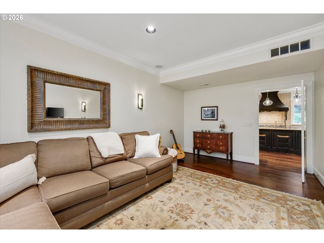 1011 TROON Rd, Lake Oswego, OR 97034