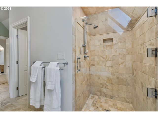 1011 TROON Rd, Lake Oswego, OR 97034