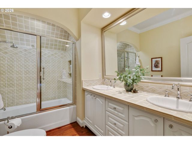 1011 TROON Rd, Lake Oswego, OR 97034