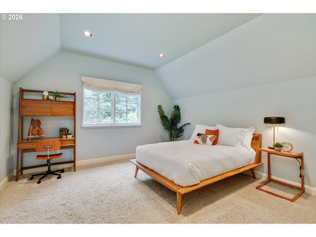 1011 TROON Rd, Lake Oswego, OR 97034