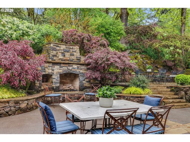 1011 TROON Rd, Lake Oswego, OR 97034