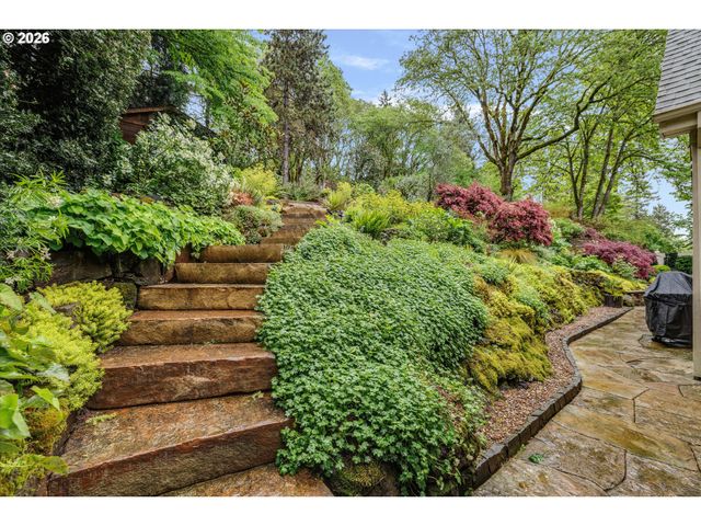 1011 TROON Rd, Lake Oswego, OR 97034