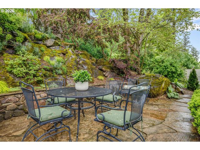 1011 TROON Rd, Lake Oswego, OR 97034