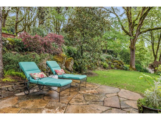 1011 TROON Rd, Lake Oswego, OR 97034