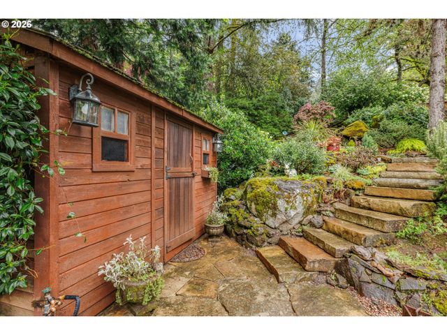 1011 TROON Rd, Lake Oswego, OR 97034