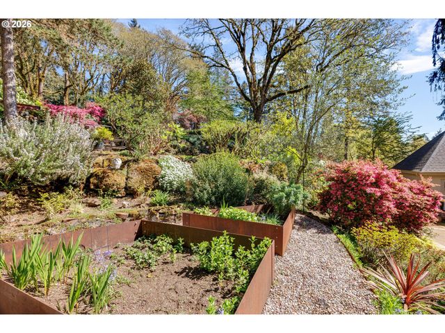 1011 TROON Rd, Lake Oswego, OR 97034