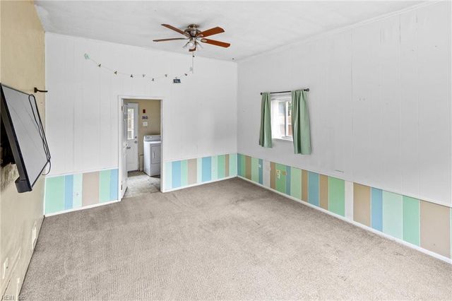 889 Hopwood LN, Virginia Beach, VA 23455