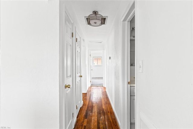 889 Hopwood LN, Virginia Beach, VA 23455