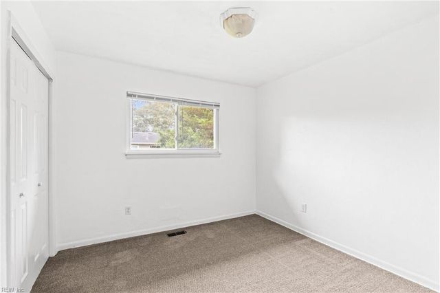 889 Hopwood LN, Virginia Beach, VA 23455