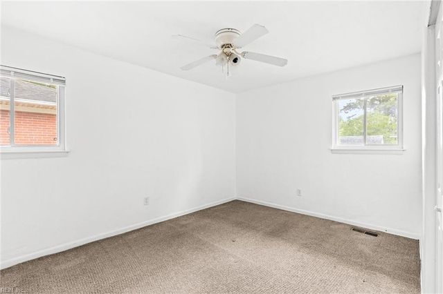 889 Hopwood LN, Virginia Beach, VA 23455