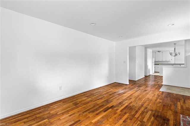 889 Hopwood LN, Virginia Beach, VA 23455