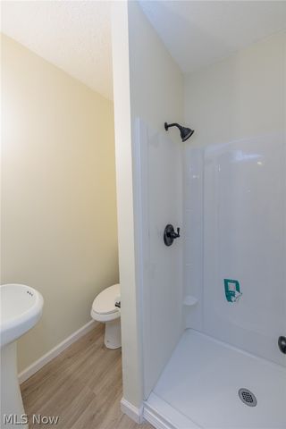 1558 Winchester Avenue, Lakewood, OH 44107