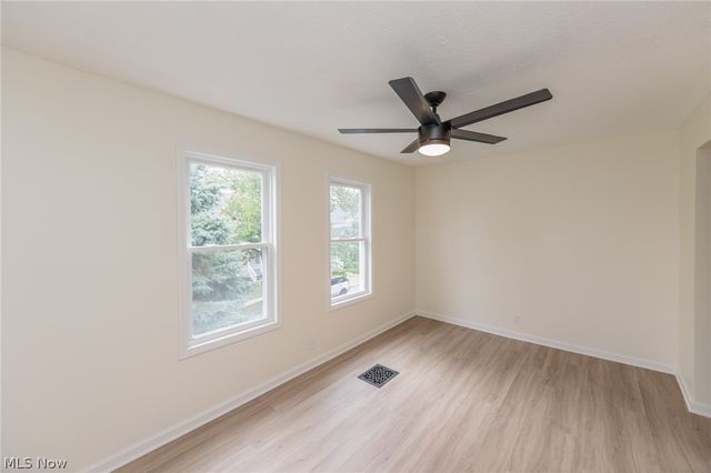 1558 Winchester Avenue, Lakewood, OH 44107