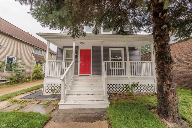 1558 Winchester Avenue, Lakewood, OH 44107