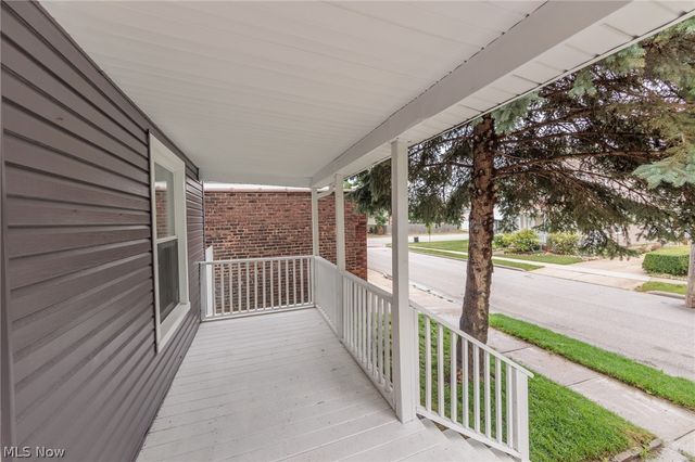 1558 Winchester Avenue, Lakewood, OH 44107