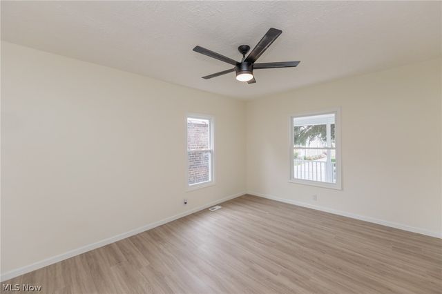 1558 Winchester Avenue, Lakewood, OH 44107