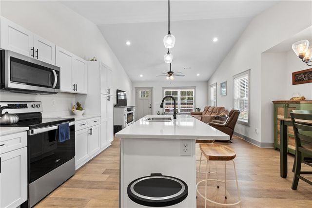 301 Shadybrook Drive B, Walhalla, SC 29691