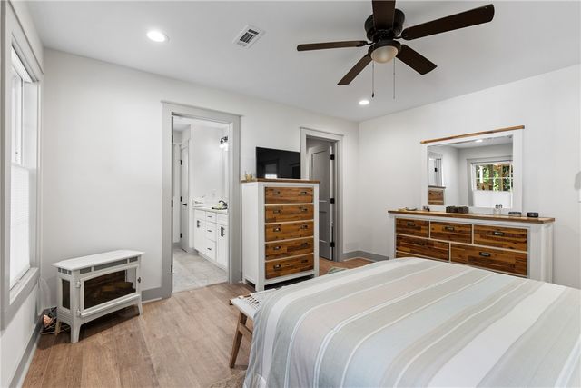 301 Shadybrook Drive B, Walhalla, SC 29691