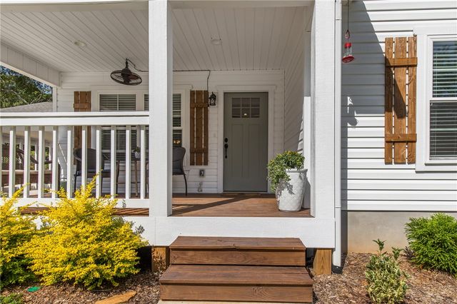 301 Shadybrook Drive B, Walhalla, SC 29691