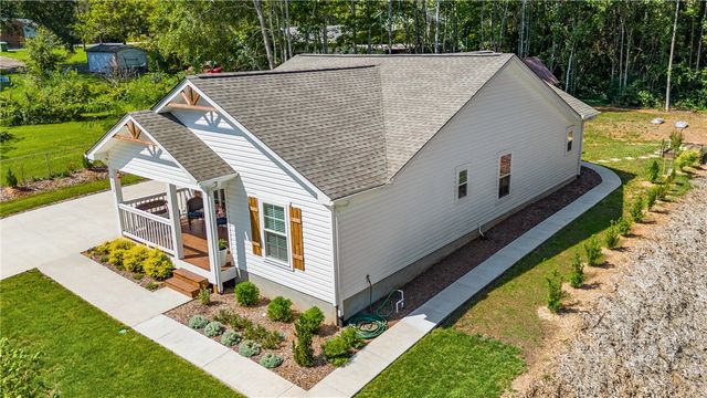 301 Shadybrook Drive B, Walhalla, SC 29691