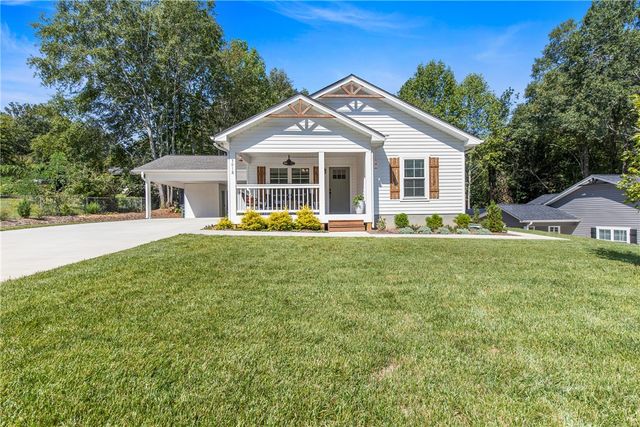 301 Shadybrook Drive B, Walhalla, SC 29691