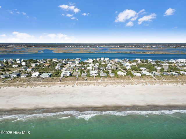 408 S Anderson Boulevard ., Topsail Beach, NC 28445