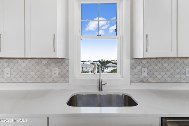 408 S Anderson Boulevard ., Topsail Beach, NC 28445