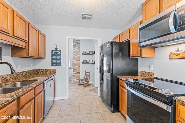 1763 PRONGHORN Court, Jacksonville, FL 32225