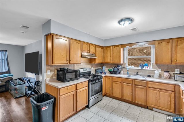914 18th Street, Newark, NJ 07108