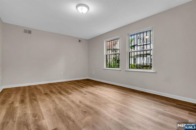 914 18th Street, Newark, NJ 07108