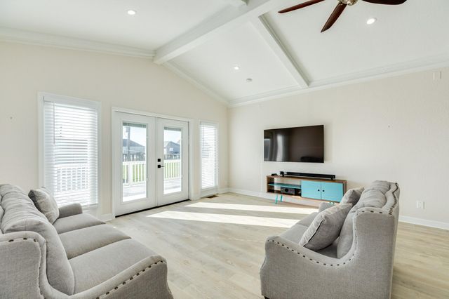 119 Nesmith Place, Freeport, TX 77541