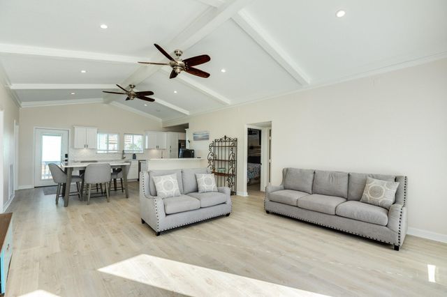 119 Nesmith Place, Freeport, TX 77541