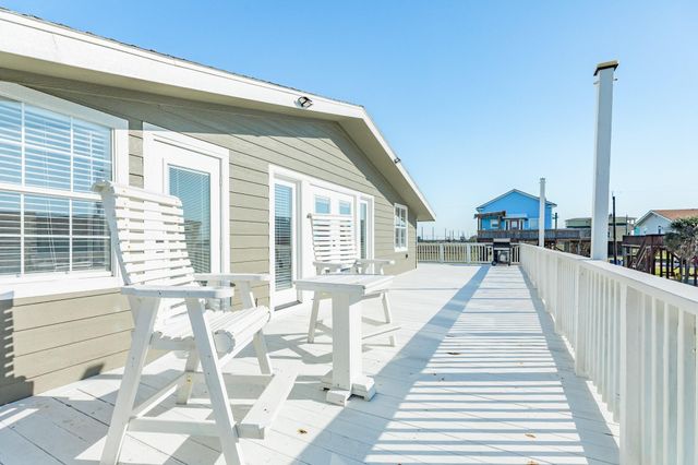 119 Nesmith Place, Freeport, TX 77541