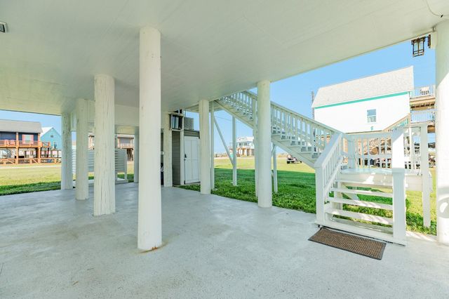 119 Nesmith Place, Freeport, TX 77541