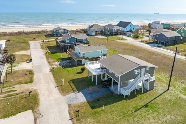 119 Nesmith Place, Freeport, TX 77541