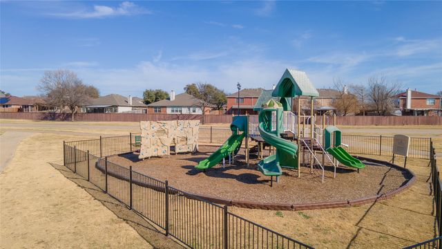 1032 Hampton Drive, Forney, TX 75126