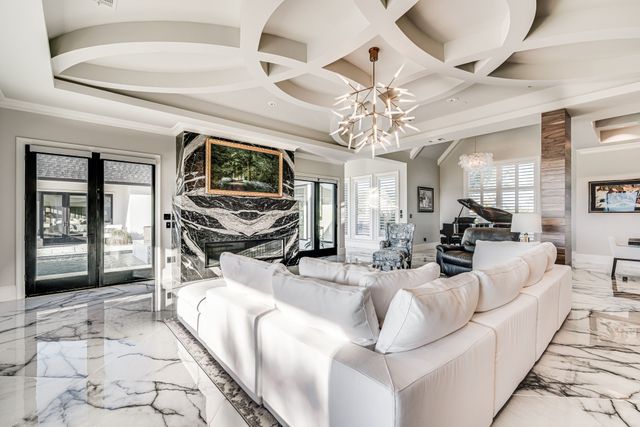 10039 Crestridge Drive, Whitney, TX 76692