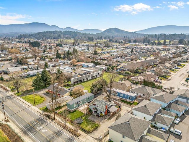 2625 Redwood Avenue, Grants Pass, OR 97527