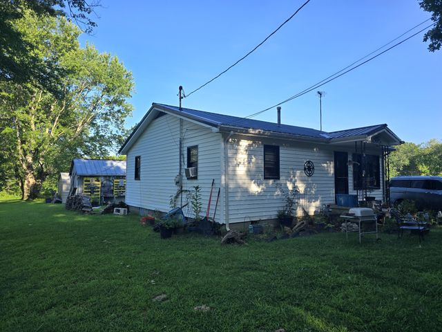 514 Wilkie St, N, Mc Ewen, TN 37101