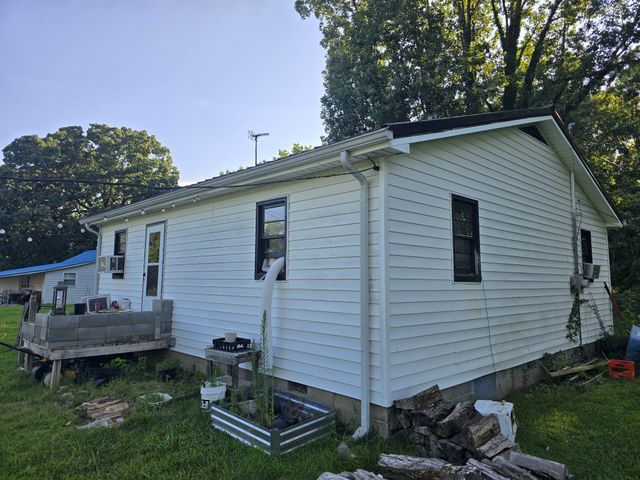514 Wilkie St, N, Mc Ewen, TN 37101